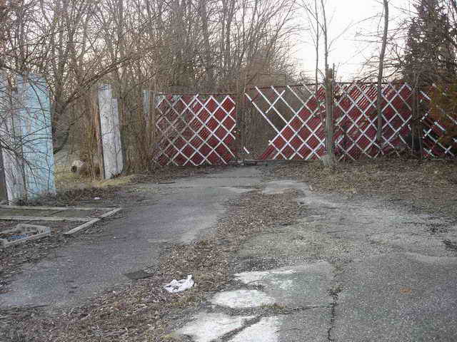 Sherwood 3 Drive-In - 2006 Photo (newer photo)